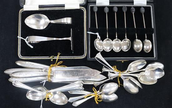 Six silver bean-end coffee spoons, cased, a silver spoon and pusher set, cased, sundry loose coffee spoons and six fruit knives,